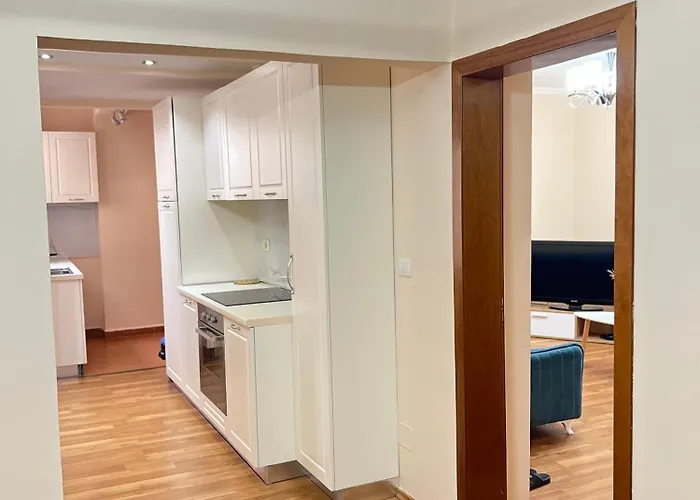 Apartment Skanderbeg Square 02 *